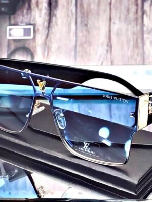 <br> LOUIS VUITTON V6982 Color azul- negro