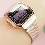 CASIO RETRO METALICO. Mujer. Oro Rosa.