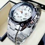 CASIO EDIFICE 550. Hombre. Plateado Blanco.