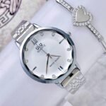 Q&Q PRISMA. Plateado.